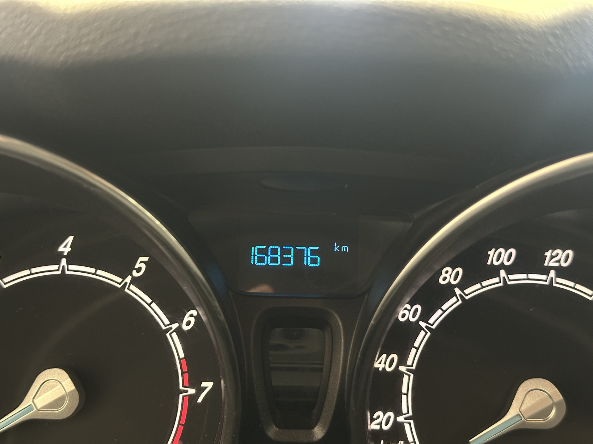 47256568-12.jpg