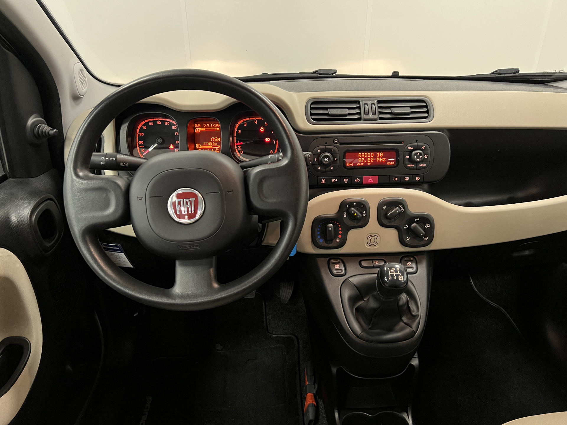 47510675-2.jpg