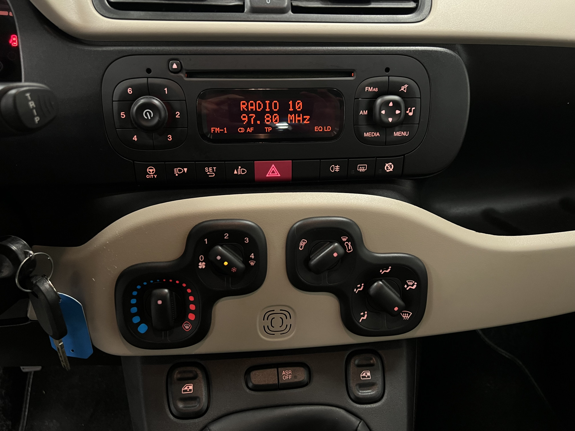 47510675-8.jpg