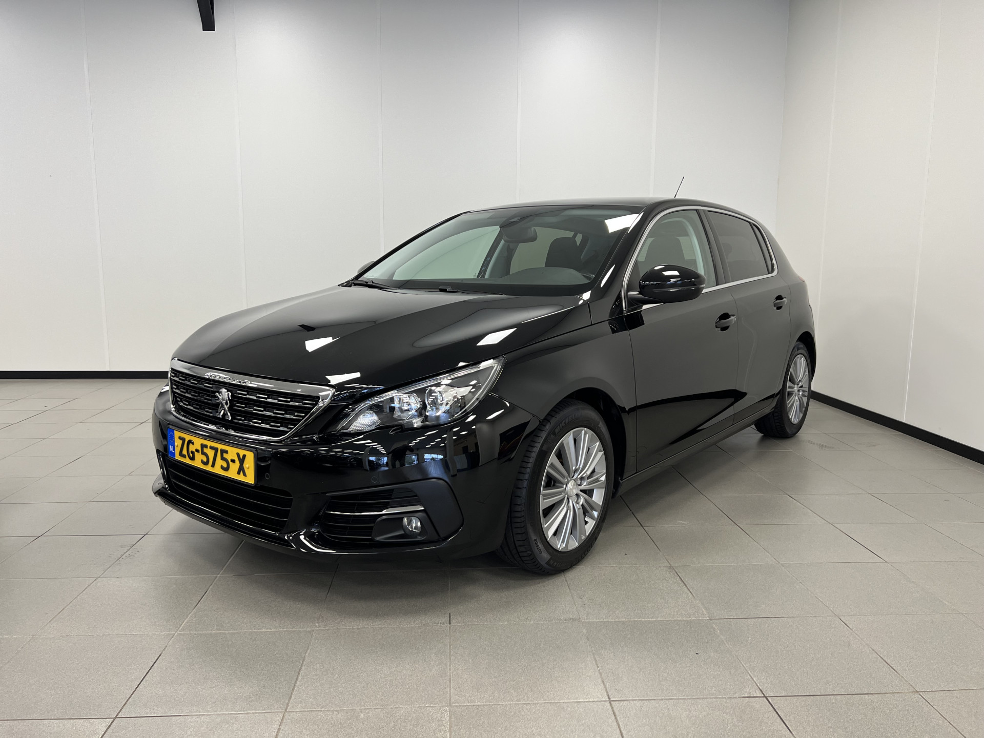 48102990-26.jpg