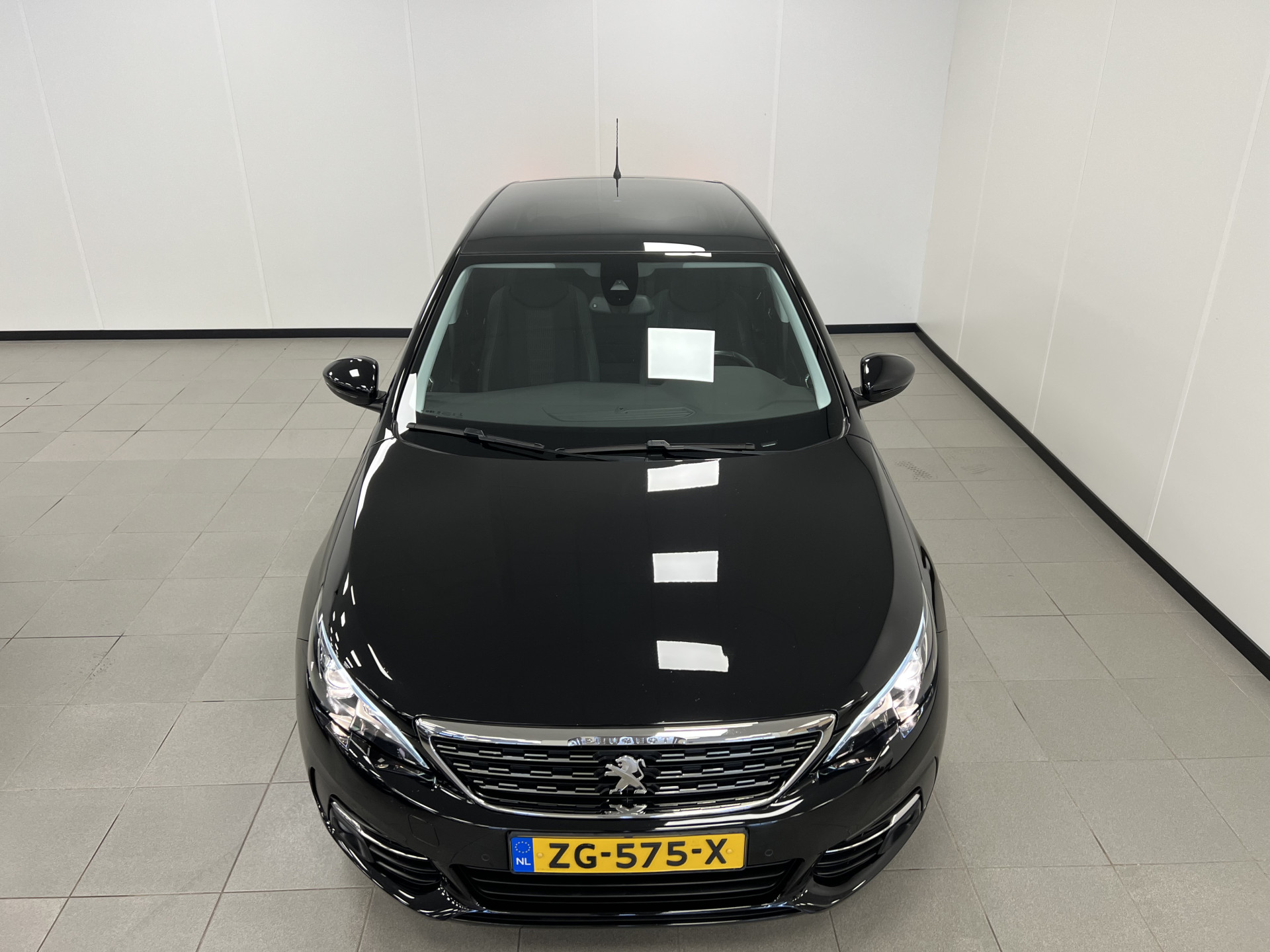 48102990-29.jpg