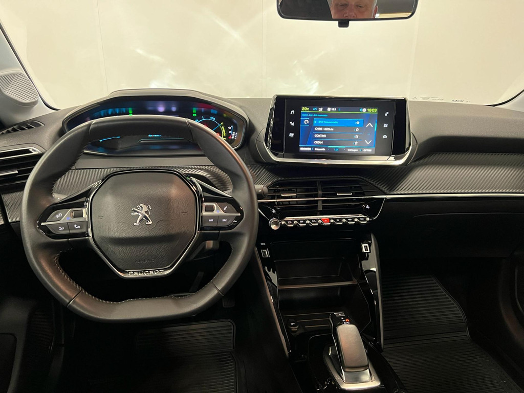 55983411-1.jpg