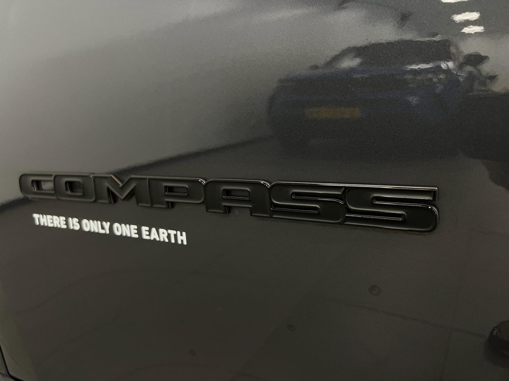 55987288-46.jpg